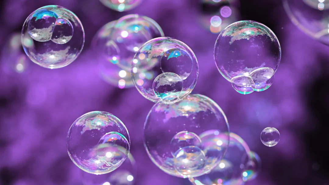 La geometría de las burbujas: por qué las pompas son siempre esféricas